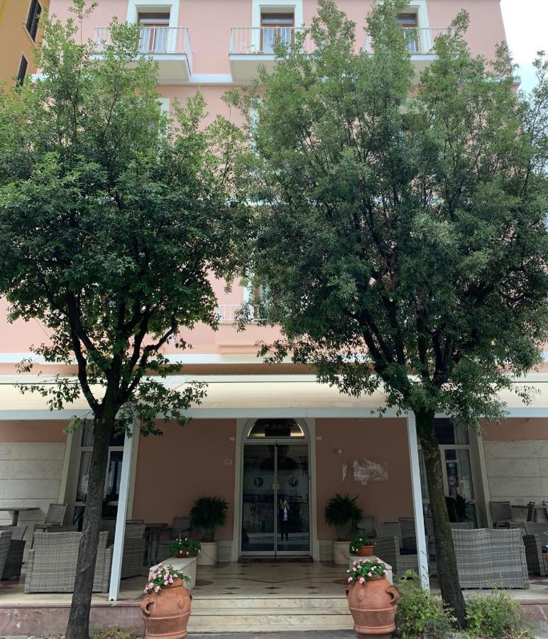 Hotel Biondi Монтекатини Терме Екстериор снимка