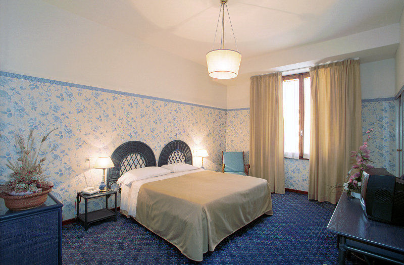 Hotel Biondi Монтекатини Терме Екстериор снимка